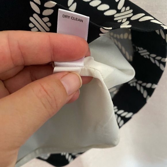 Banana Republic Black and Cream Dress with pockets - Picture 6 of 9